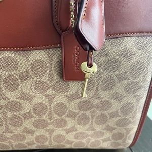 Coach 2022 Brooke Carryall in Signature Canvas